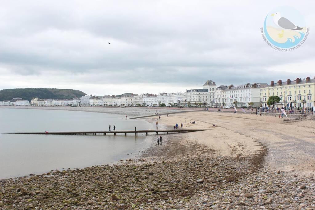 Central Llandudno, Private Parking Near To Beach, Pier & Shops Exterior photo