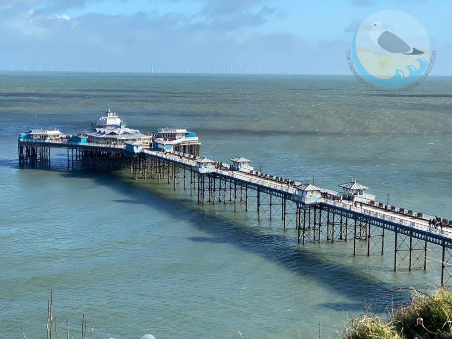 Central Llandudno, Private Parking Near To Beach, Pier & Shops Exterior photo