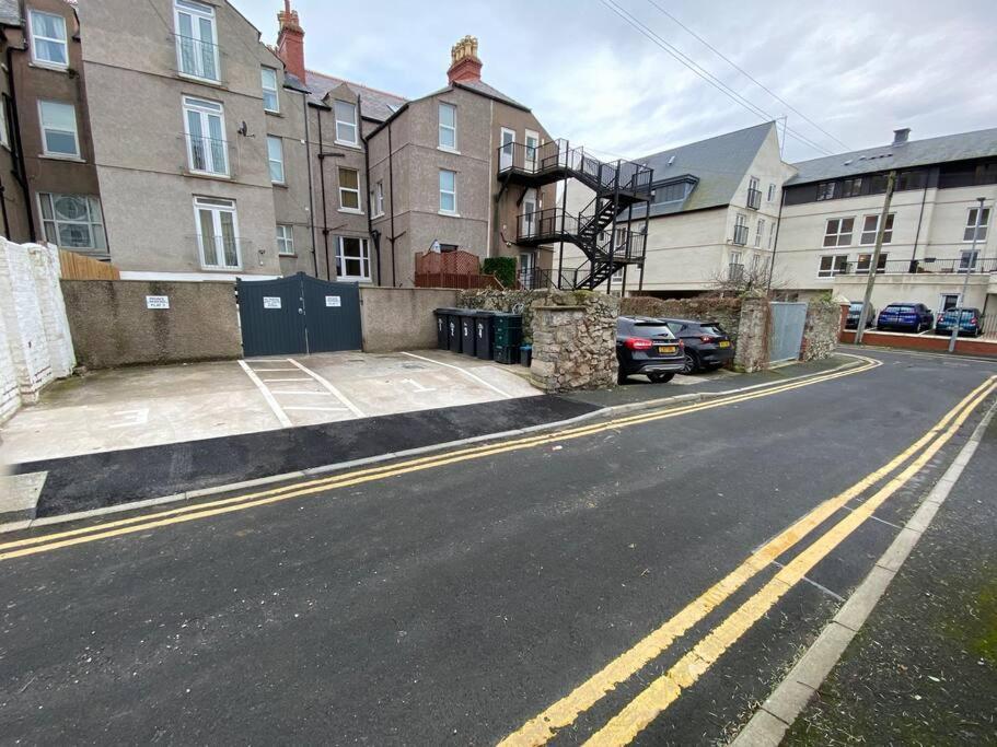 Central Llandudno, Private Parking Near To Beach, Pier & Shops Exterior photo